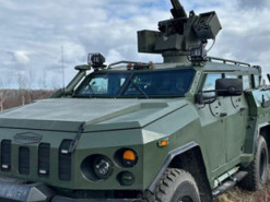 Український бронеавтомобіль “Новатор” отримав нову зброю: бойовий модуль “Таврія”