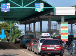 На кордоні з Польщею обмежили проїзд автомобілів