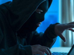 Хакеры бесплатно "сливают" данные российских компаний, чтобы нанести максимальный ущерб РФ