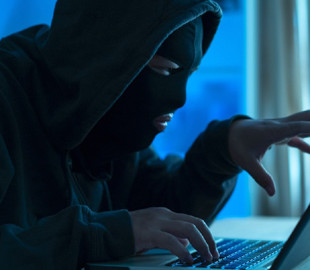 Хакеры бесплатно "сливают" данные российских компаний, чтобы нанести максимальный ущерб РФ