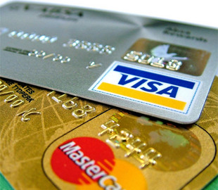 Visa та Mastercard припинили обслуговувати російські банківські картки