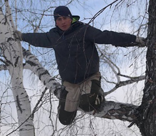 Ловивший интернет с березы российский блогер упал