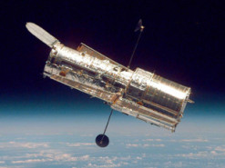 Телескоп Хаббл обнаружил самую далекую звезду из когда-либо виденных