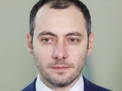 Когда в Украине решат проблему топлива: ответ министра инфраструктуры