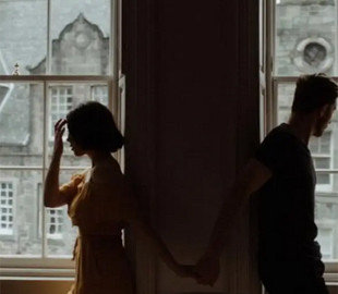 Як чоловіки та жінки переживають розрив: подібності та відмінності