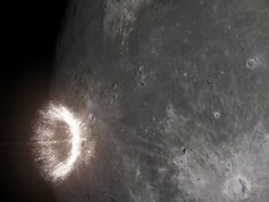 В день 2700 кг метеоритов. Симуляция показала, как космические камни бомбардируют Луну