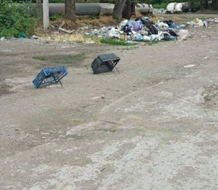 У Маріуполі люди вимушені їсти голубів: показали фото пасток для птахів