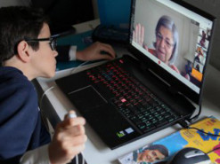 Учителі та викладачі можуть працювати дистанційно з будь-якої країни, – освітній омбудсман