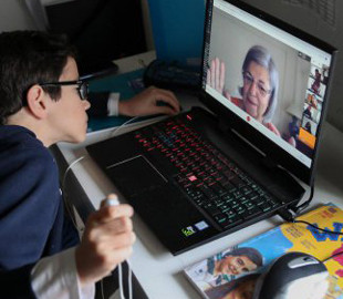 Учителі та викладачі можуть працювати дистанційно з будь-якої країни, – освітній омбудсман