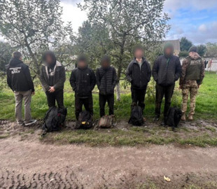 На Буковині затримали ухилянтів, які за карту з маршрутом до Молдови заплатили тисячі євро