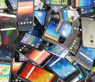 Власти России обязали устанавливать на смартфоны российский софт