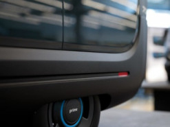 Amazon випустить 100 тисяч екофургонів для доставки