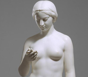 В руке мраморной девы XIX века «нашли» iPhone