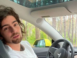 Пожертвував мрією заради перемоги: Дантес віддав свою Tesla волонтерам