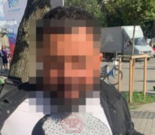"Створював контент для соцмережі". У центрі Львова чоловік влаштував стрілянину