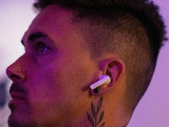 Продажи беспроводных наушников Apple снизились на треть