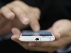 В США изобрели ткань, меняющую цвет по команде с телефона