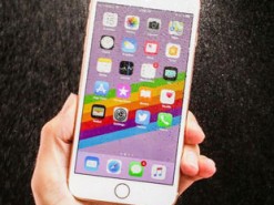Продажи iPhone могут рухнуть из-за программы замены аккумуляторов