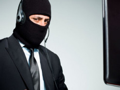 На Луганщине полицейские разоблачили мошеннический "саll-центр"