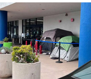 Охочі купити відеокарту RTX 5090 зайняли чергу перед магазином електроніки за 4 дні до старту продажів