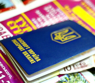 Шмигаль не затвердив виїзд чоловіків за кордон під заставу: проект постанови доопрацюють