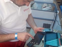 В Украине запустили систему оплаты товаров отпечатком пальца