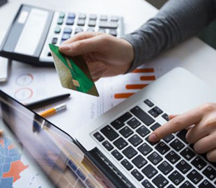 Під виглядом "єДопомоги": шахраї видурили в українців 100 тисяч гривень через фейковий сайт