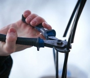 Правоохранители задержали преступника, который воровал мобилки и телефонные кабеля