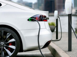 Электромобили Tesla начали предупреждать владельцев о периодах пиковых нагрузок на электросеть