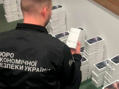 Сотні смартфонів в одній автівці: на Львівщині вилучили контрабандні iPhone на ₴20 мільйонів