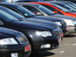 Розмитнення авто в Україні: на скільки поповнився дорожній фонд після повернення мит