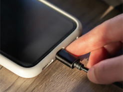 Телефон розряджається сам по собі — яка функція винна у всьому