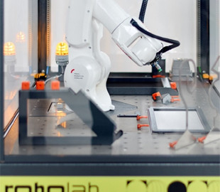 В Україні запрацювала перша лабораторія робототехніки RoboLab