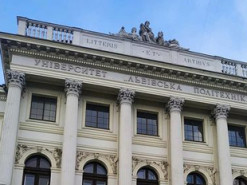 Доцента "Львовской политехники" обвинили в использовании порно для тестов. Вуз пообещал провести проверку