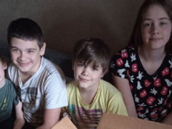 Іванка Трамп показала фото українських дітей, яким надіслала гуманітарну допомогу