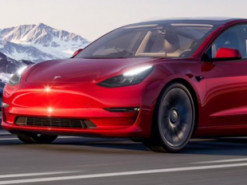 Расследование аварии с участием Tesla показало, что автопилот был не в силах спасти водителя, пренебрегавшего безопасностью