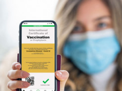 Греция планирует через месяц отменить требование ковид-сертификатов для общепита