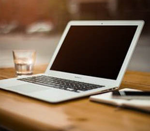 Поставки ноутбуков резко сократились