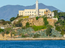 Искусственный интеллект нашел самых знаменитых беглецов из Алькатраса