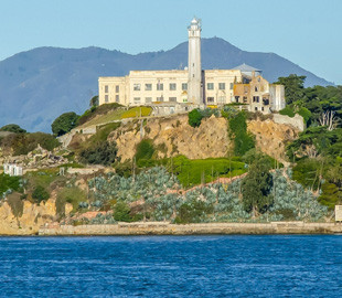 Искусственный интеллект нашел самых знаменитых беглецов из Алькатраса