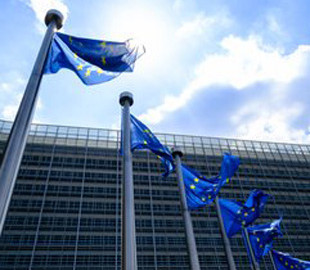 У Єврокомісії подумають, як впровадити в роботу ШІ