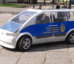 Має електродвигун та сонячні батареї: на Луганщині презентували макет електромобіля