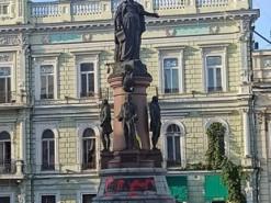 В Одесі пам'ятник Катерині II облили фарбою