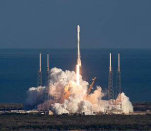 Falcon 9 успешно прошла испытания перед запуском Crew Dragon