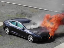 Горят как факел: Tesla предлагала покупателям бракованные автомобили