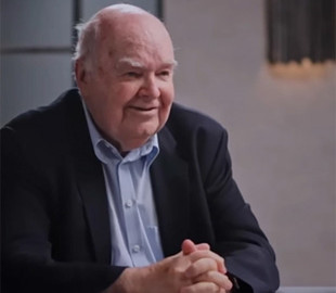 «Бог з машини»: відомий оксфордський математик застеріг від поклоніння штучному інтелекту
