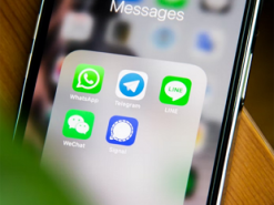 В WhatsApp заработали супергруппы