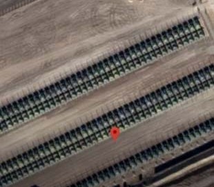 Супутникові знімки Google Earth біля українського кордону зафіксували сотні російських танків