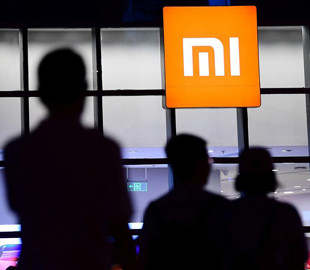 У Xiaomi может появиться смартфон с квадратным экраном на задней панели