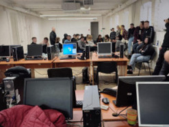 Киберполиция ликвидировала call-центр, работники которого похищали деньги с банковских карт